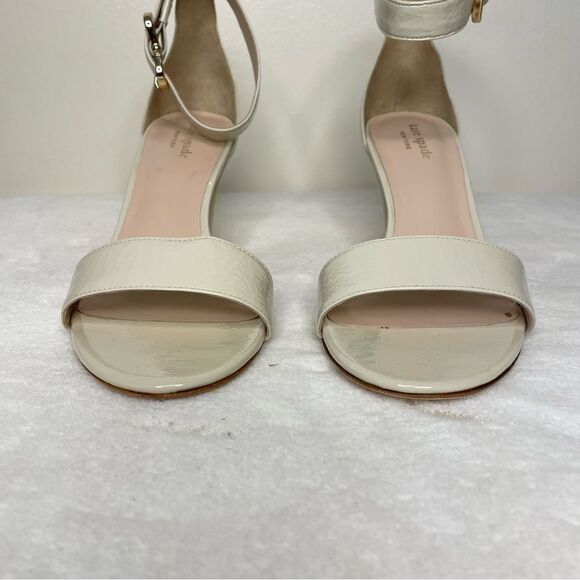 Kate Spade Sandals Susane Crinkle Patent Leather Strap Heels Cream Bone Size 8.5 - Picture 4 of 16